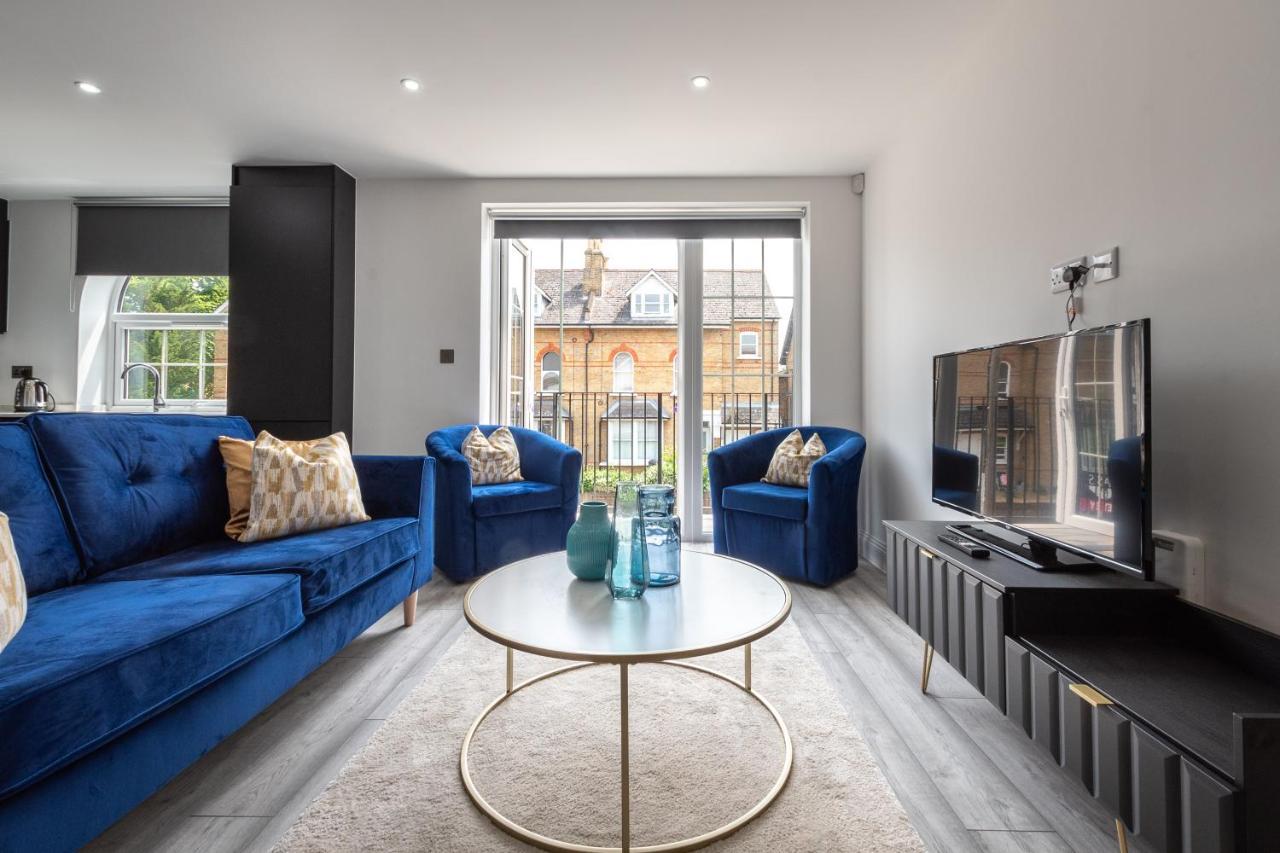 Elegant Apartments In Staines L Free Onsite Parking Staines-upon-Thames Eksteriør bilde